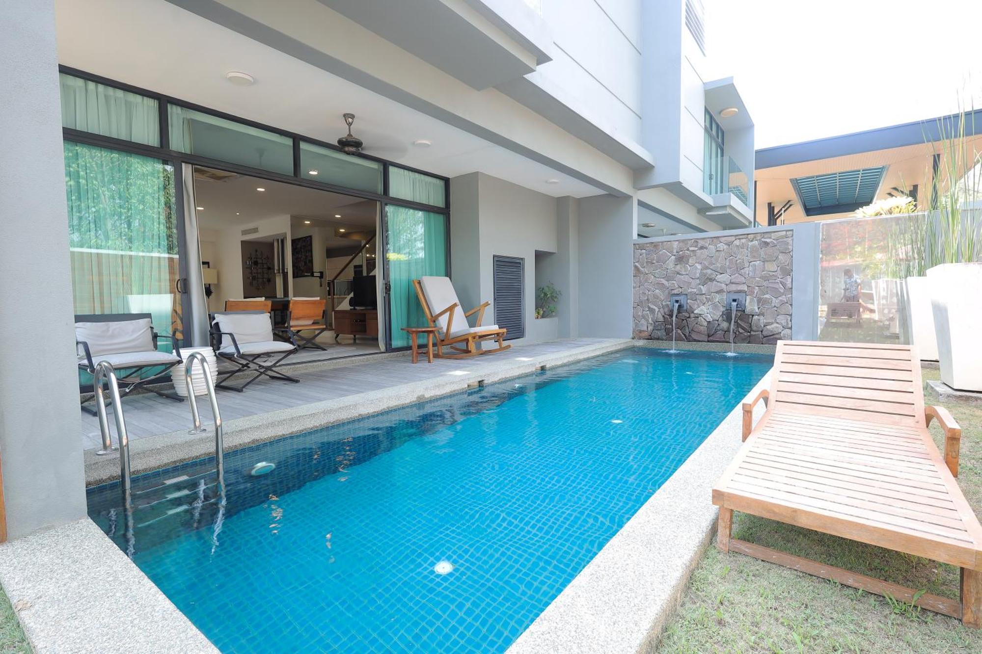 The Riyaz Lavanya Langkawi Pantai Cenang  Exteriör bild A pool at a private house