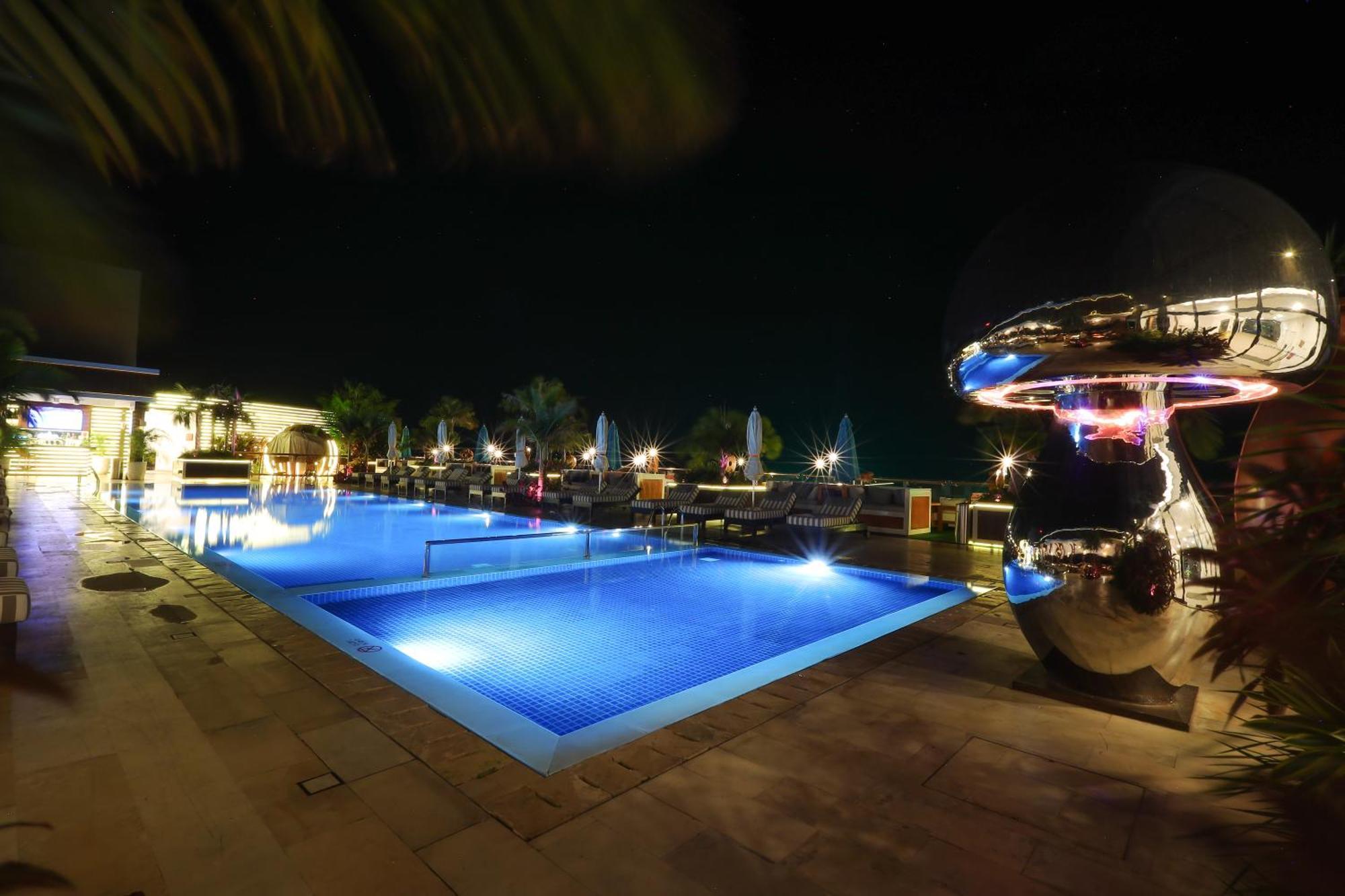 The Riyaz Lavanya Langkawi Pantai Cenang  Exteriör bild The pool at the hotel
