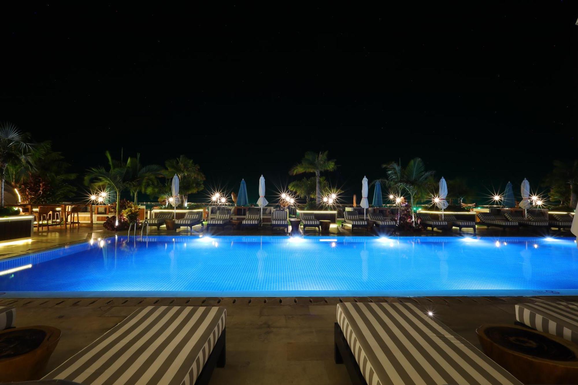 The Riyaz Lavanya Langkawi Pantai Cenang  Exteriör bild The pool at night
