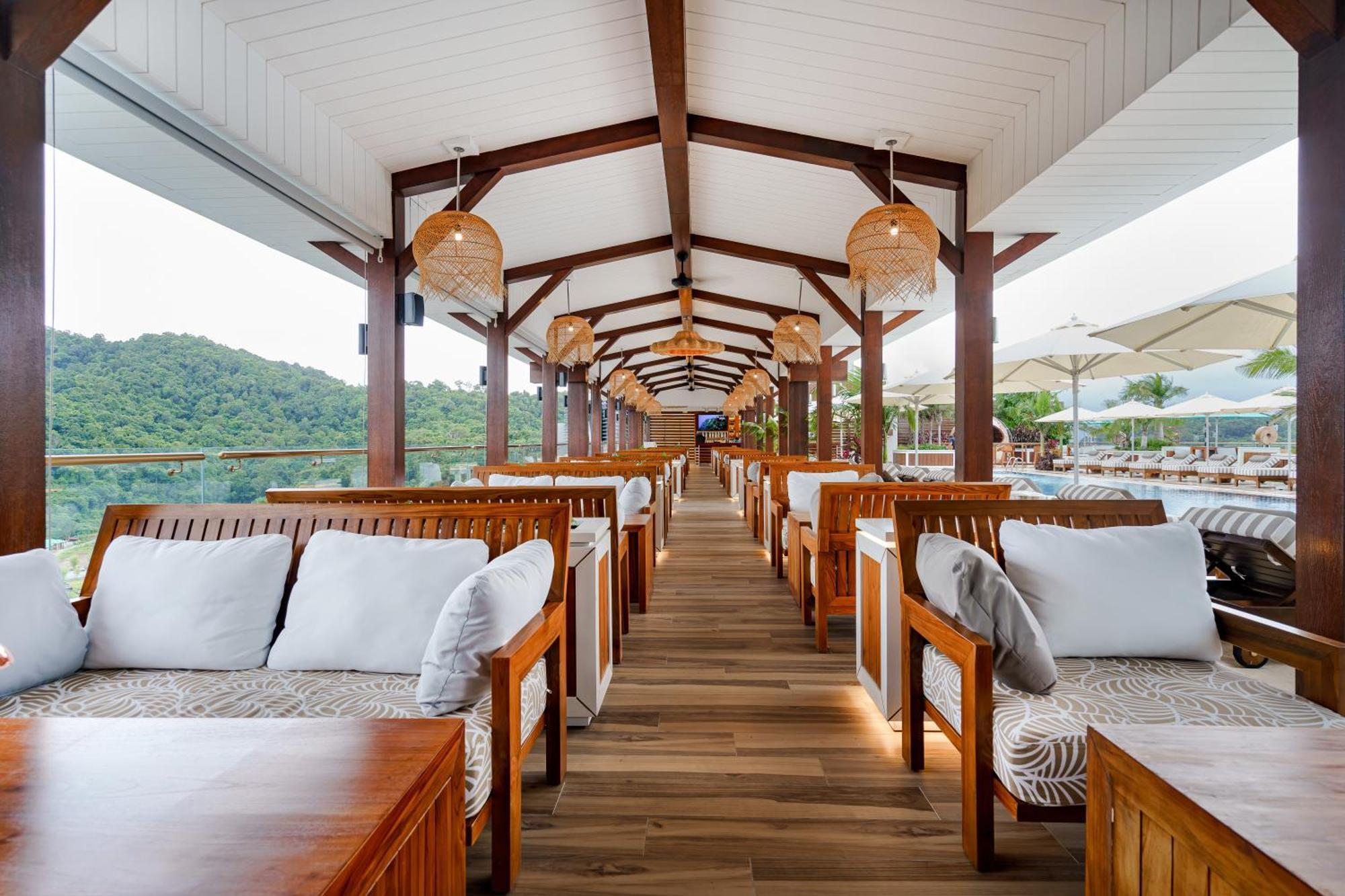 The Riyaz Lavanya Langkawi Pantai Cenang  Exteriör bild The interior of the restaurant