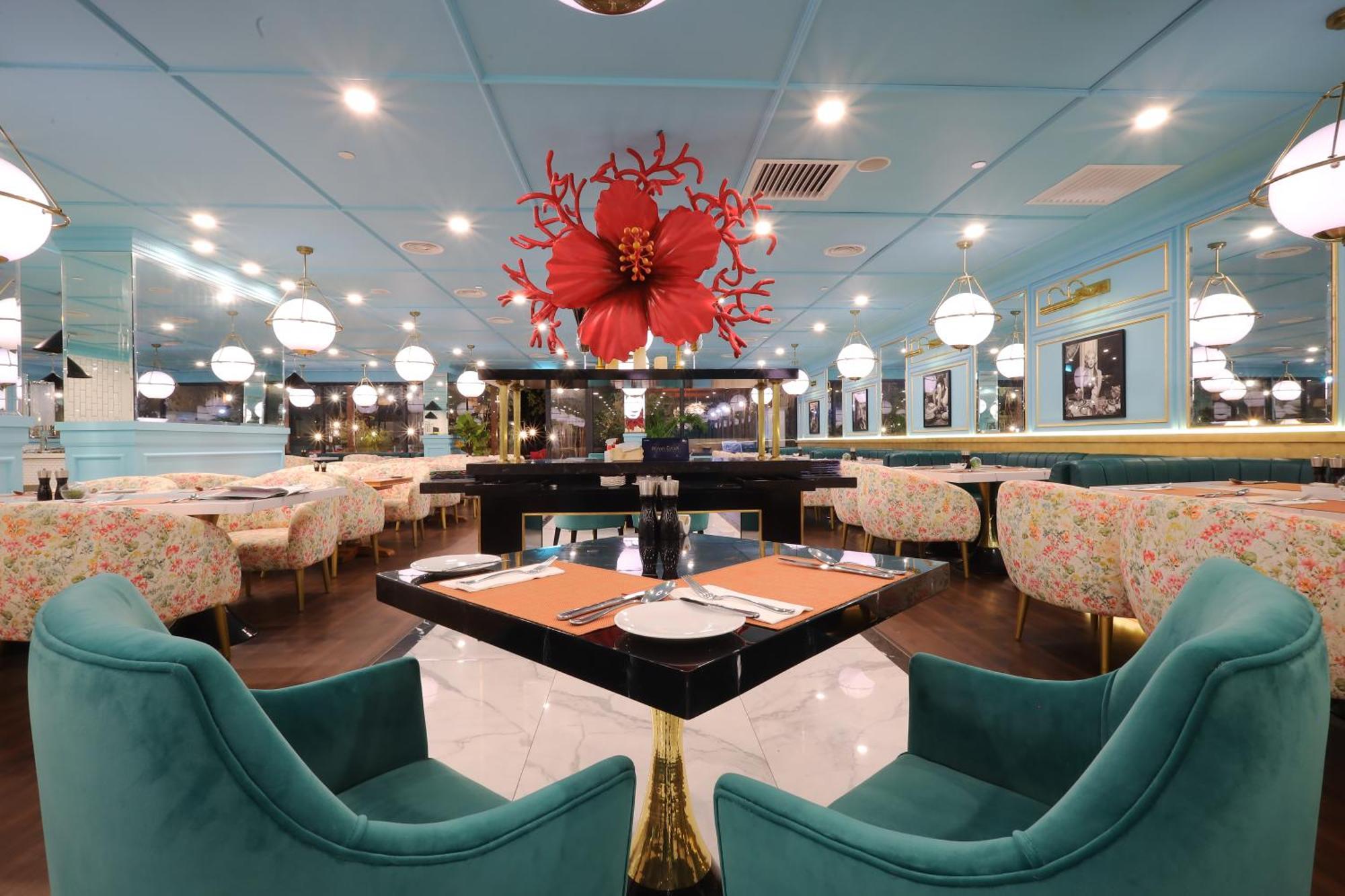 The Riyaz Lavanya Langkawi Pantai Cenang  Exteriör bild Interior of the restaurant