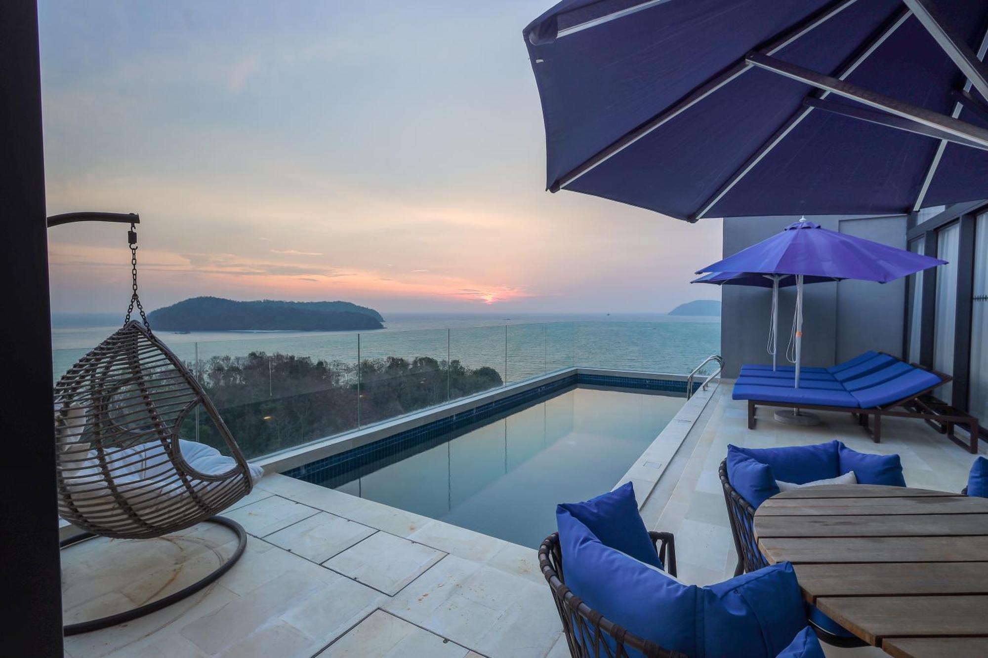 The Riyaz Lavanya Langkawi Pantai Cenang  Exteriör bild View from the rooftop pool